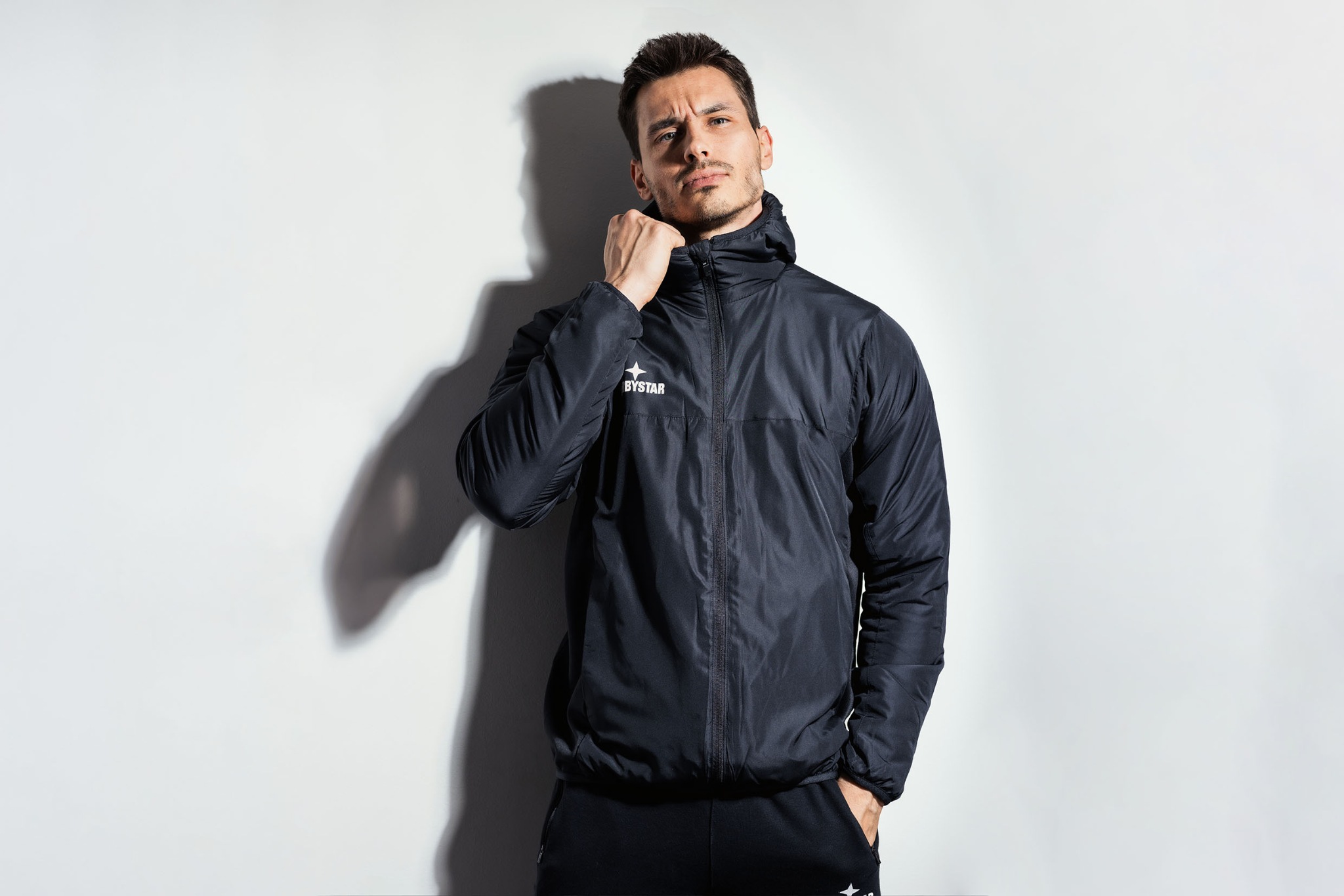 Derbystar Trainingsjacke im Fotostudio Helle Kammer Köln